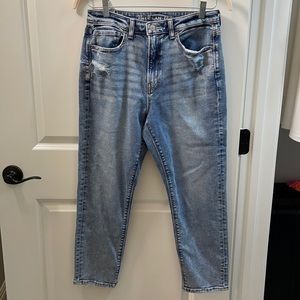 NEW! American Eagle Mom Jean